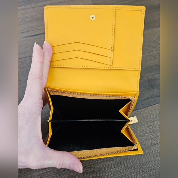 Vintage Yves Saint Laurent Yellow Folded Embossed Leather Wallet - MINT - Picture 8 of 15